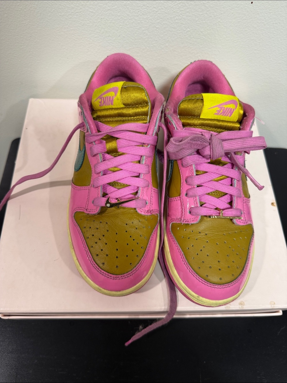 Nike Kids Pink and Olive Green Low-Top Sneaker